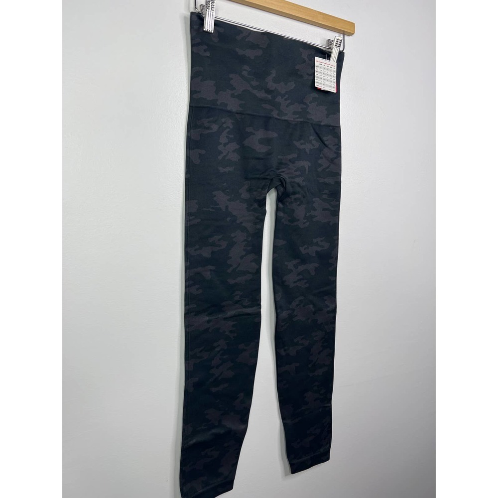 Spanx Look At Me Now Camo Casual Seamless Leggings Women's Black Size: L NWT - Picture 4 of 10
